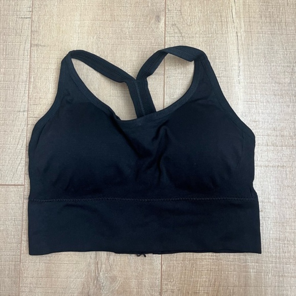Black sports bra